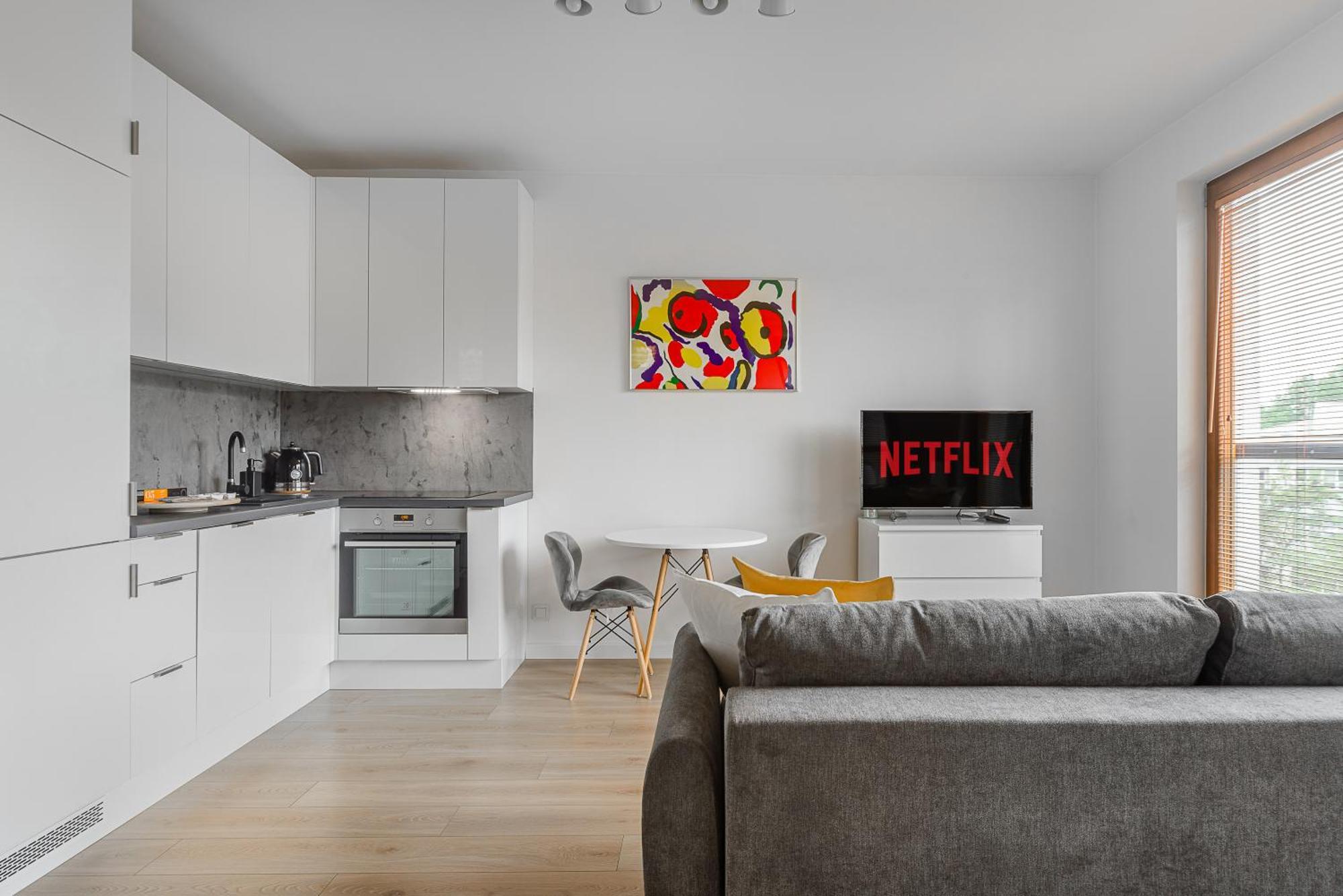 Cozy Family Apartments With Balcony Near Zlote Tarasy Varsóvia Exterior foto