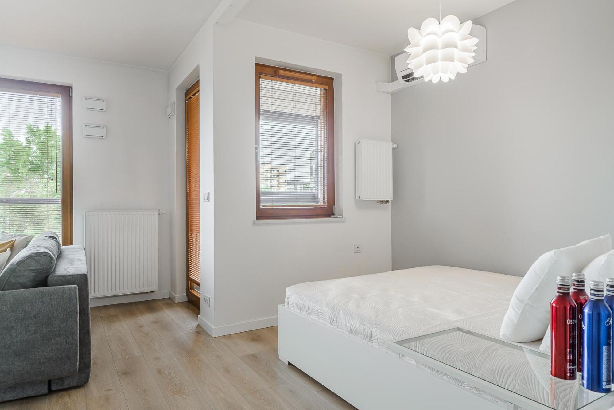 Cozy Family Apartments With Balcony Near Zlote Tarasy Varsóvia Exterior foto