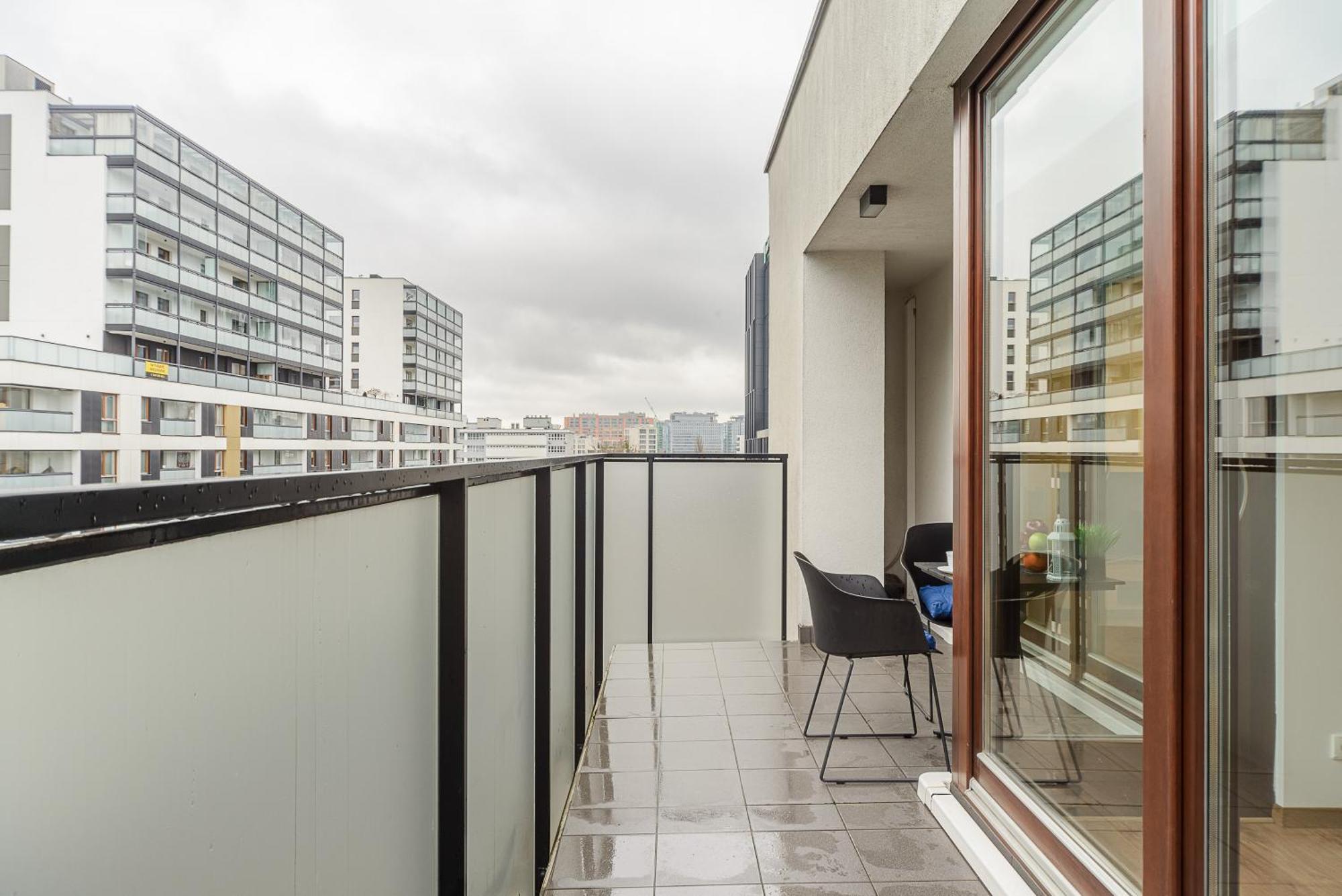 Cozy Family Apartments With Balcony Near Zlote Tarasy Varsóvia Quarto foto
