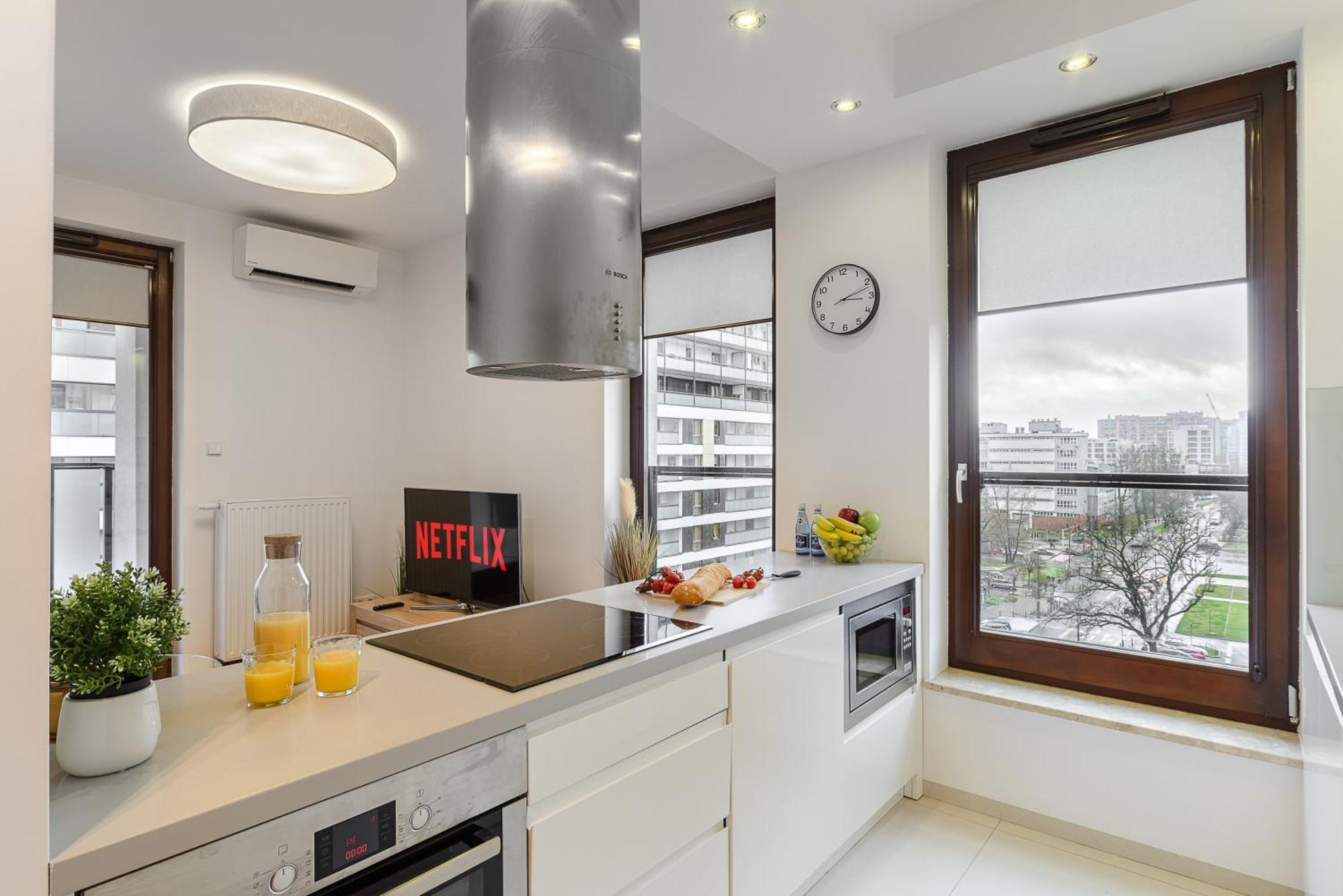 Cozy Family Apartments With Balcony Near Zlote Tarasy Varsóvia Quarto foto